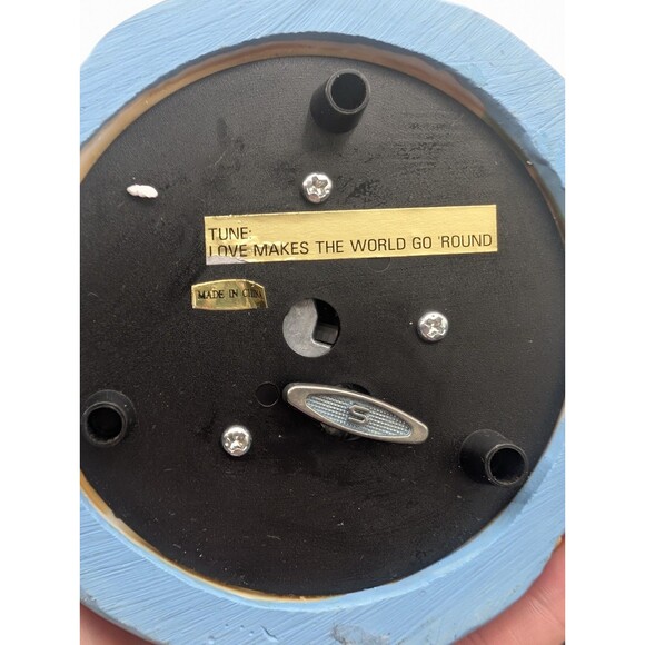 Love Makes The World Go Round Love Birds Flowers Musical Glitter Snow Globe - Picture 5 of 8